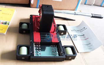 FR-60TL帶滑動臺爪式千斤頂側面實拍